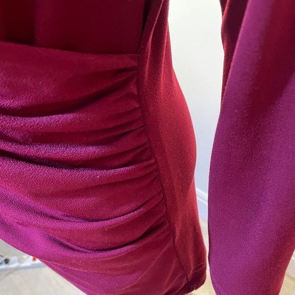 Ann Taylor, Burgundy V Neck Crossover, Ruched side, Lace shoulder Top Sz… - Picture 7 of 8